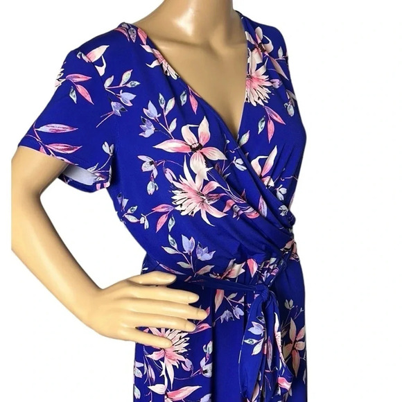 ELIZA J faux wrap floral dress. Fit&flare,belted,surplice, cap sleeves, - Picture 10 of 10
